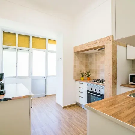 Apartamento Shortstayflat - New & Spacious Iii *